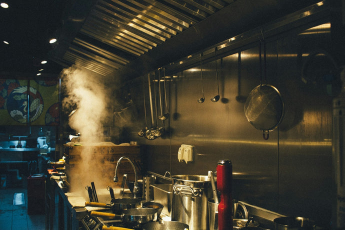 Equipamiento Esencial en una Cocina Industrial para Restaurante