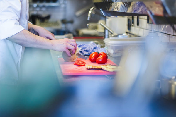 Equipamiento de Cocina Profesional: Herramientas Esenciales para Restaurantes